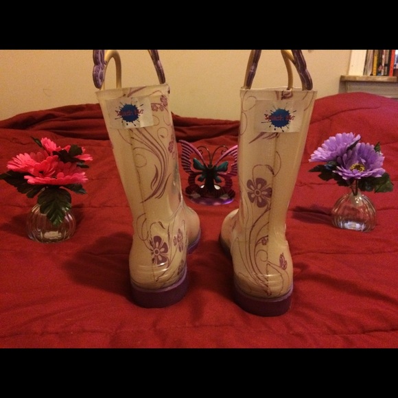 Rain boots - Picture 4 of 8